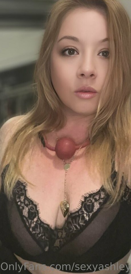 sexyashleyxoxo model hd photo