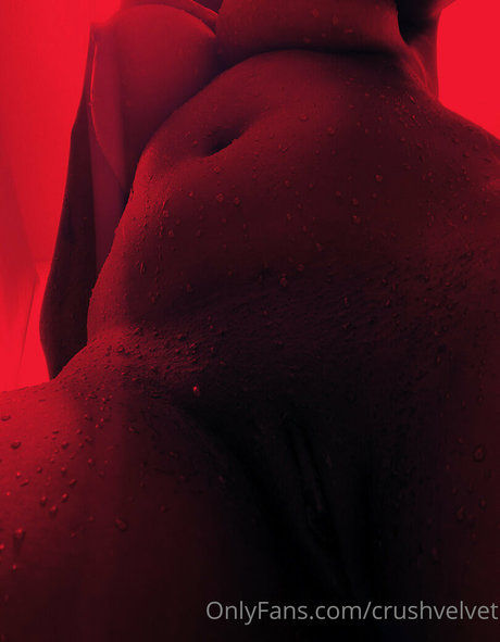 crushvelvet top model photos
