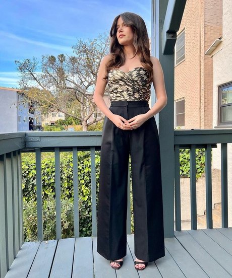 Molly Gordon hd pornstar picture