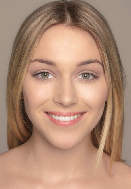 Laura Michalowicz nudes actress images