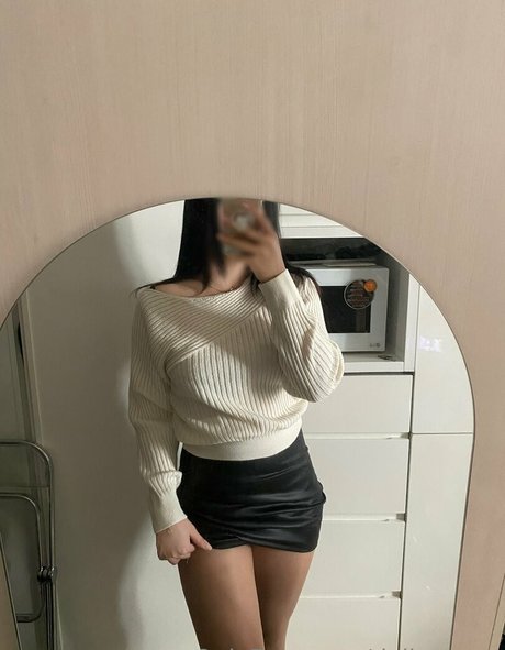 dailysungy adult actress pics