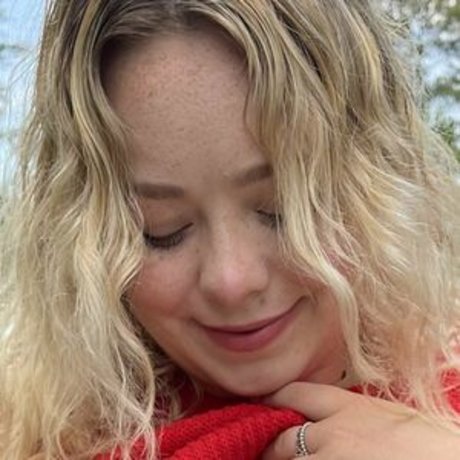 selenaray star adult picture