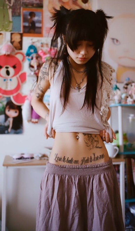 sl33zyskiz model nude archive