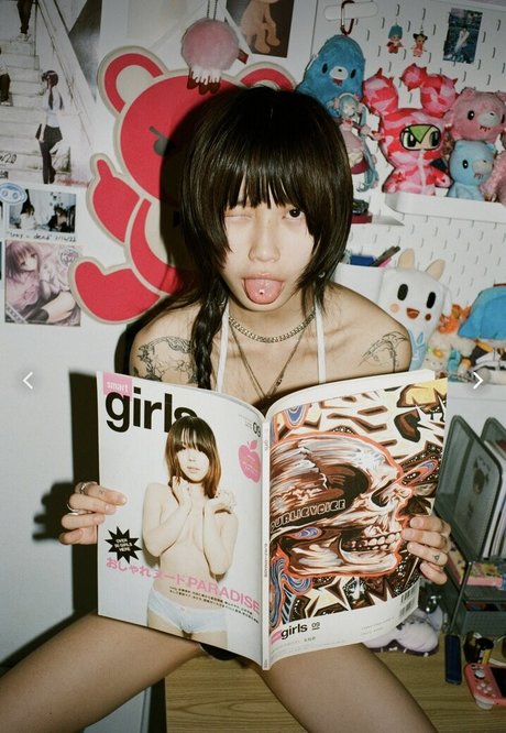 sl33zyskiz model nude img