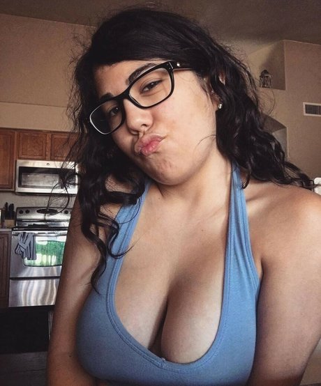 Angel Isais porn star photo