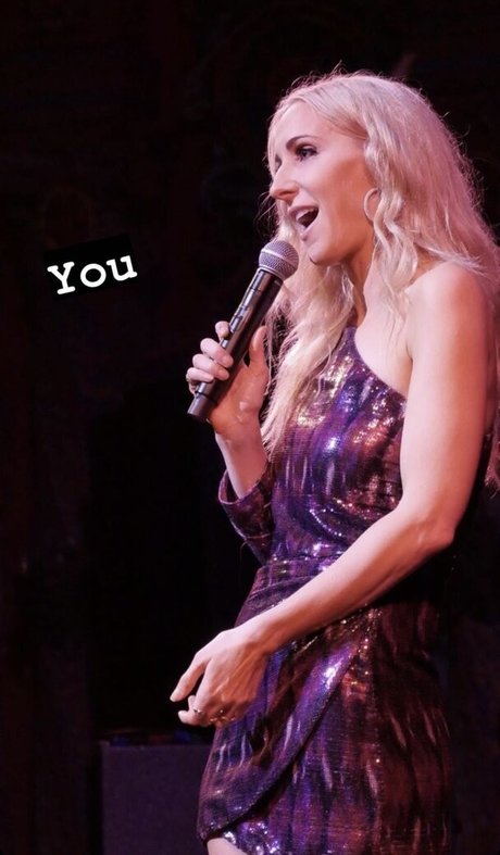 Nikki Glaser sexy model archive