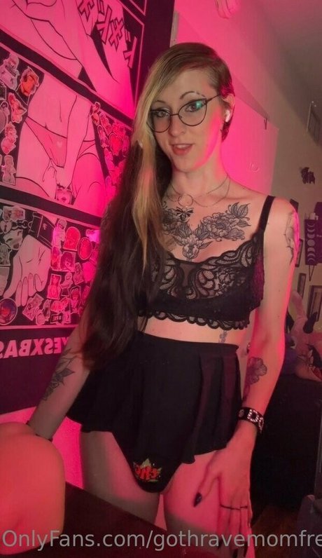 gothravemomfree hd actress photo