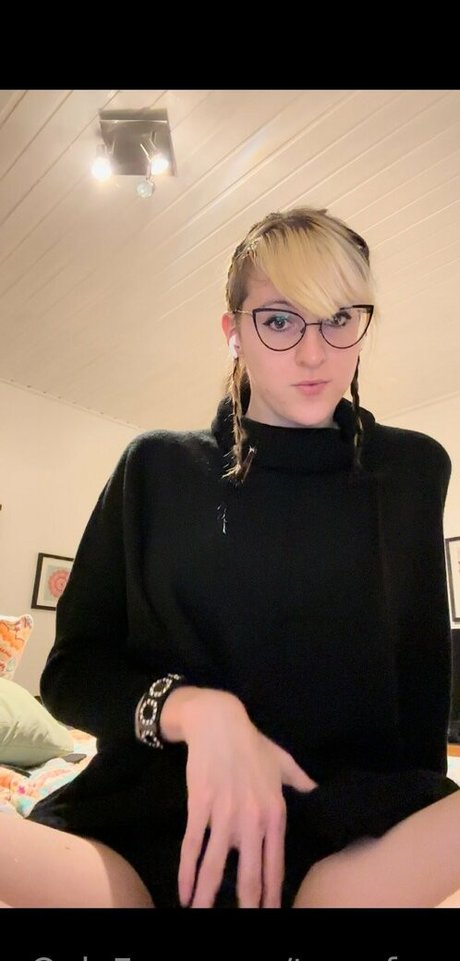 gothravemomfree model high quality picture