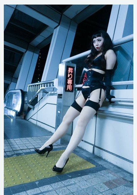 Mistress Orchid nude actress pic