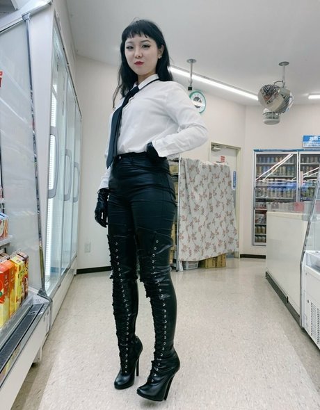 Mistress Orchid model pornographic galleries