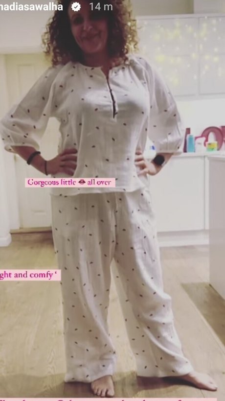 Nadia Sawalha art model pic