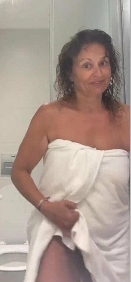 Nadia Sawalha nude star photos