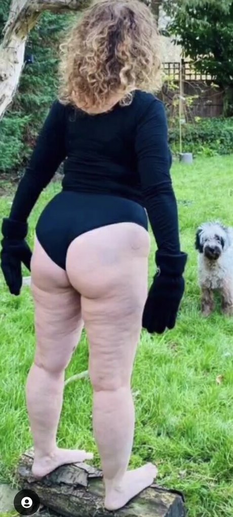 Nadia Sawalha pretty pornstar img