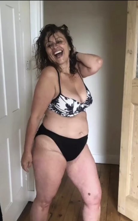 Nadia Sawalha pornstar hd pics