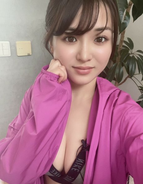 Minami 3s nude star img