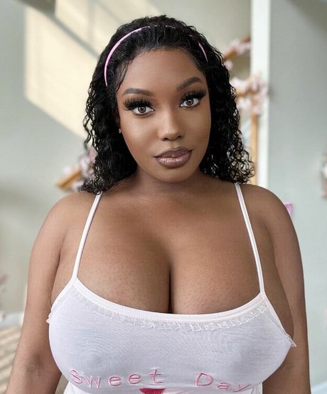 Chawanda Love nude star images