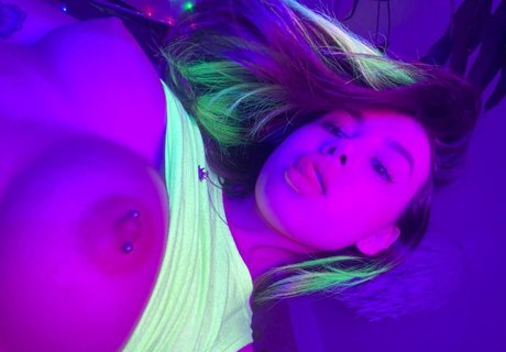 aliya kiss model sex archive