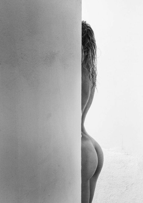 Lauren Bonner art model img