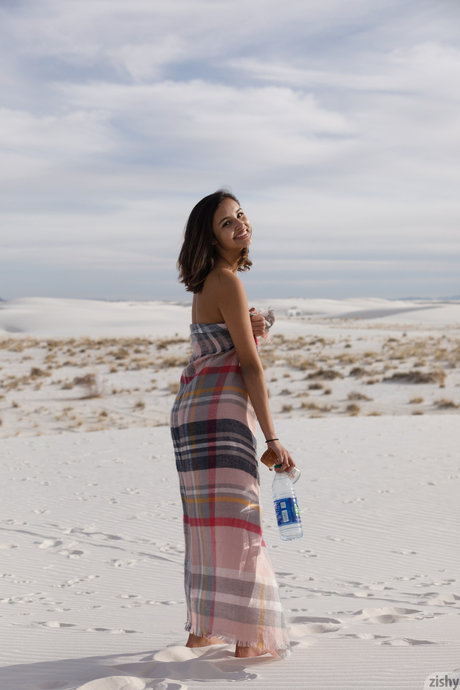 Alejandra Cobos nice actress images