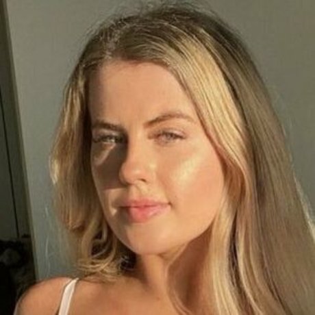 Molly Doherty star nudes photos