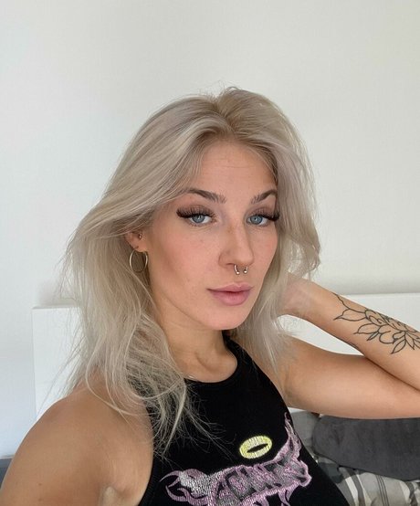 pinkarosalina model sexy photo