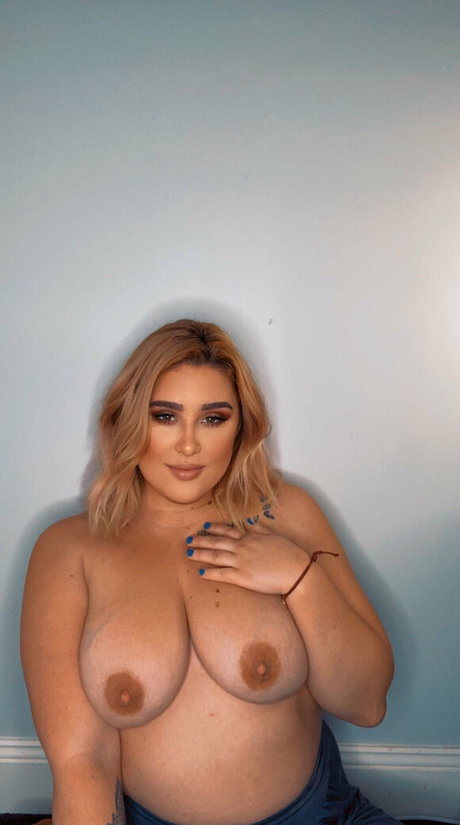 mollygrey previews naked model galleries