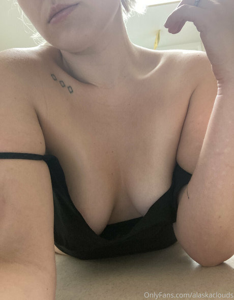 alaskaclouds nudes actress archive