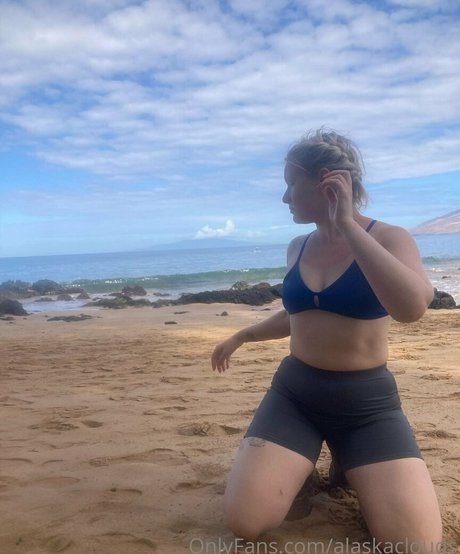 alaskaclouds beautiful star pic