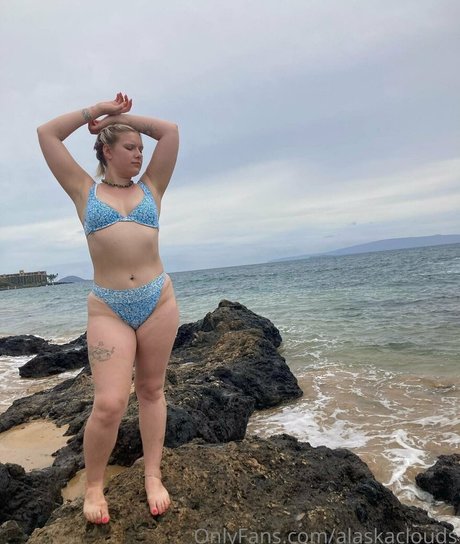 alaskaclouds model pretty photo