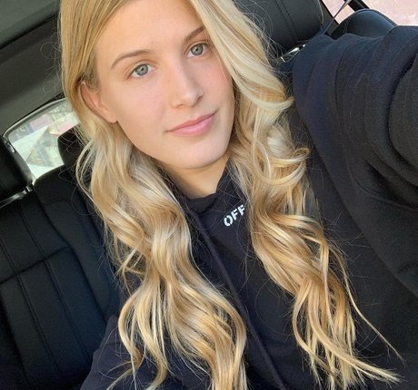 Genie Bouchard best model images