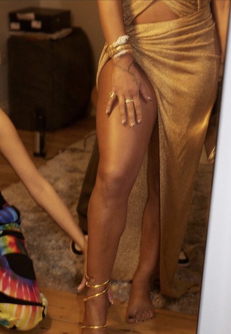 Alex Scott pretty model picture