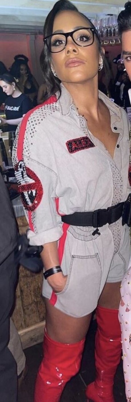 Alex Scott art model photo