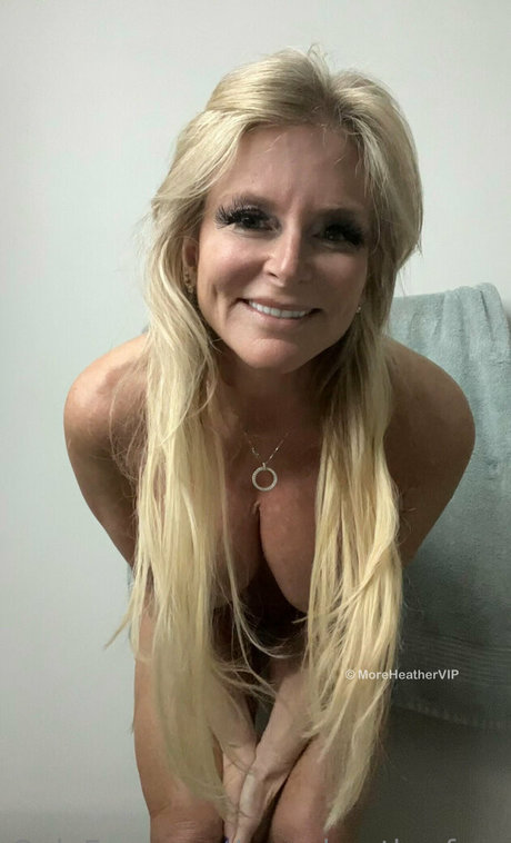 two onlyfans free nude pics