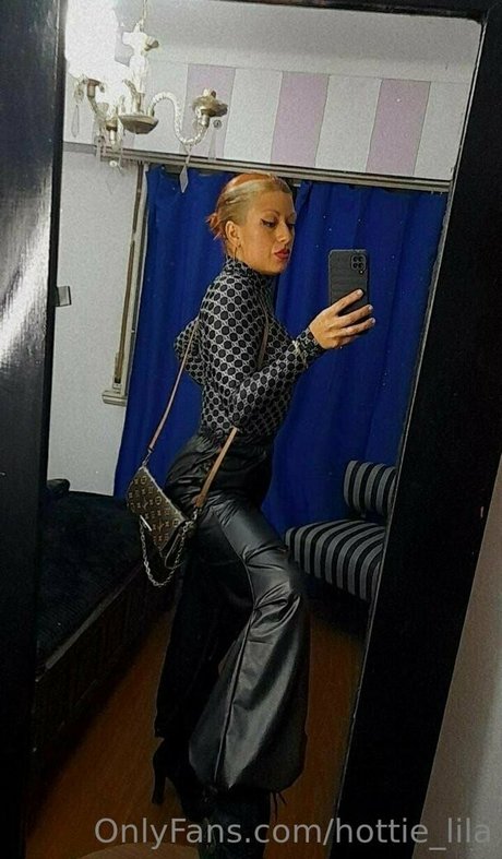 hottie lila pornographic star photo