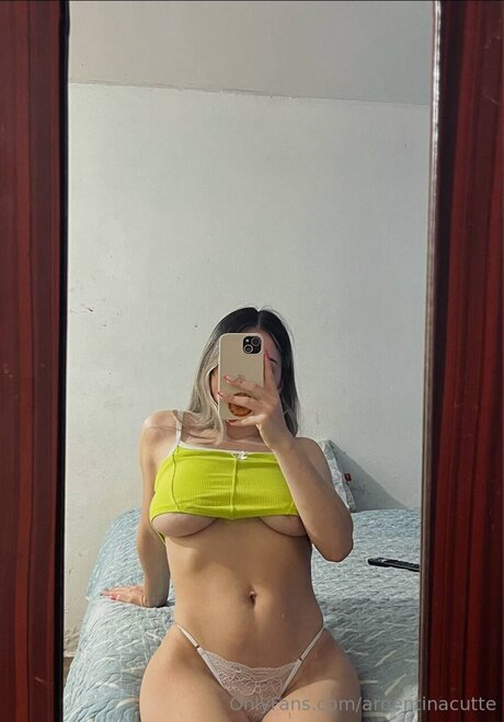 Argentinacutte model naked pic