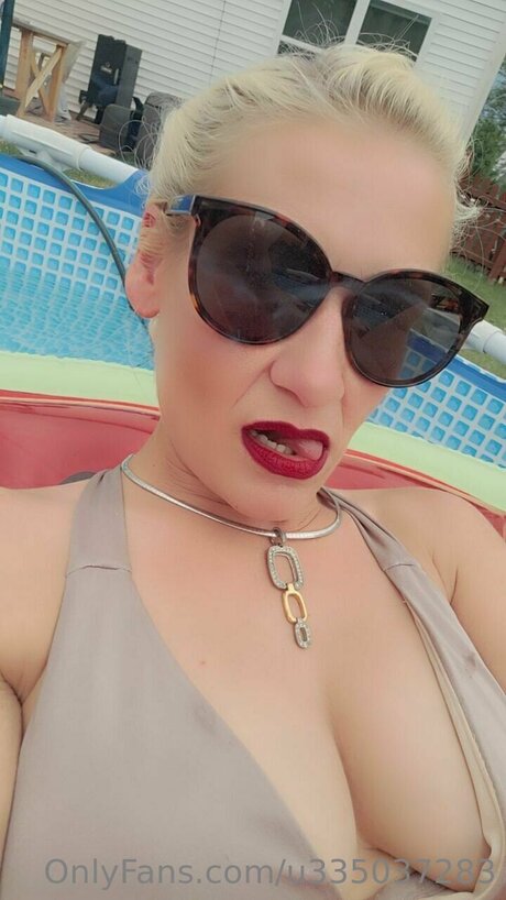 Marilynox23 star sexy galleries