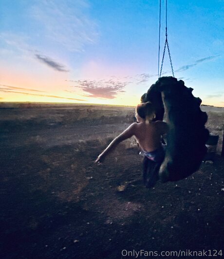 Niknak124 model hd images