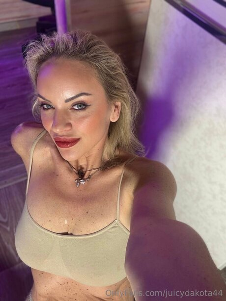 Juicydakota44 model nudes image