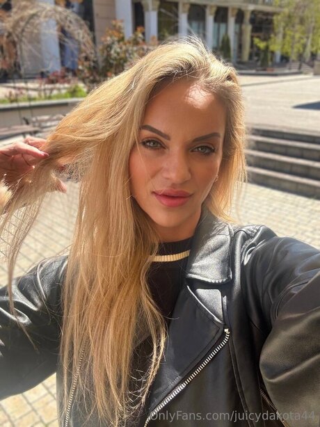 Juicydakota44 hd model pictures