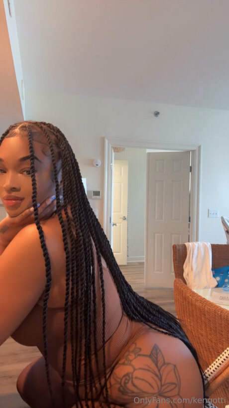 Kengotti model erotic images