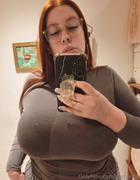 Sashadoe high quality model image