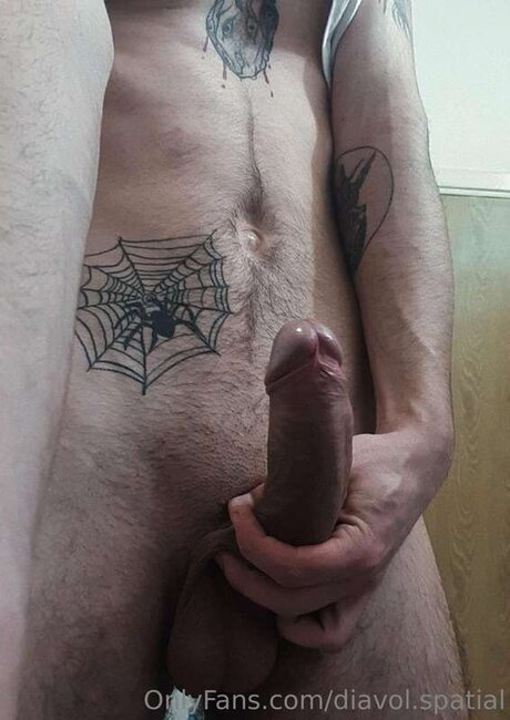 Diavol Spatial star nude picture