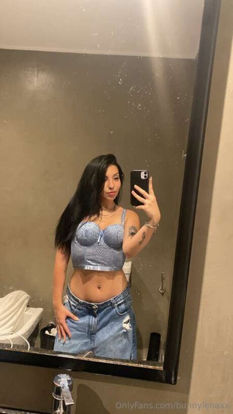 Its Emilyy high quality model images