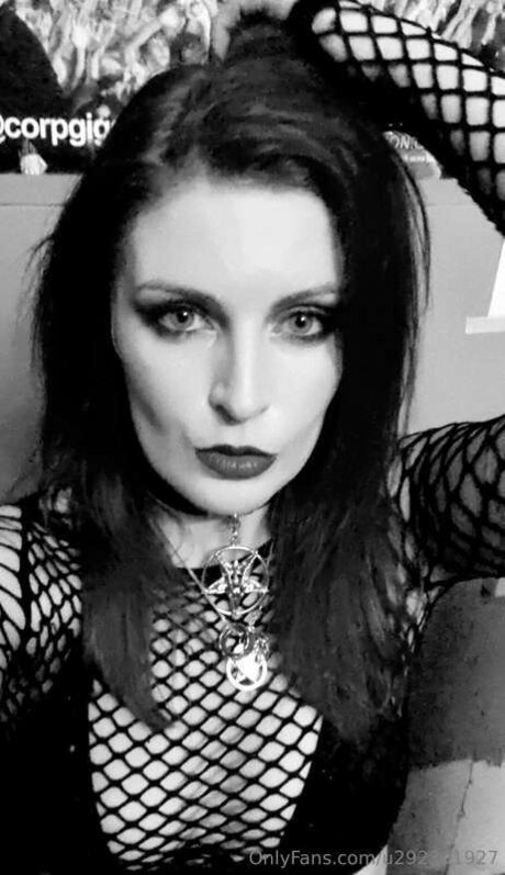 U292301927 pornstar pretty photo