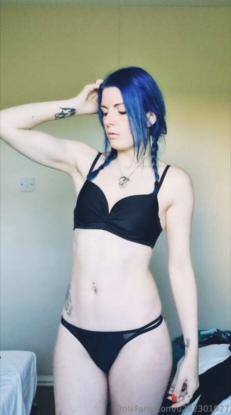 U292301927 star erotic picture