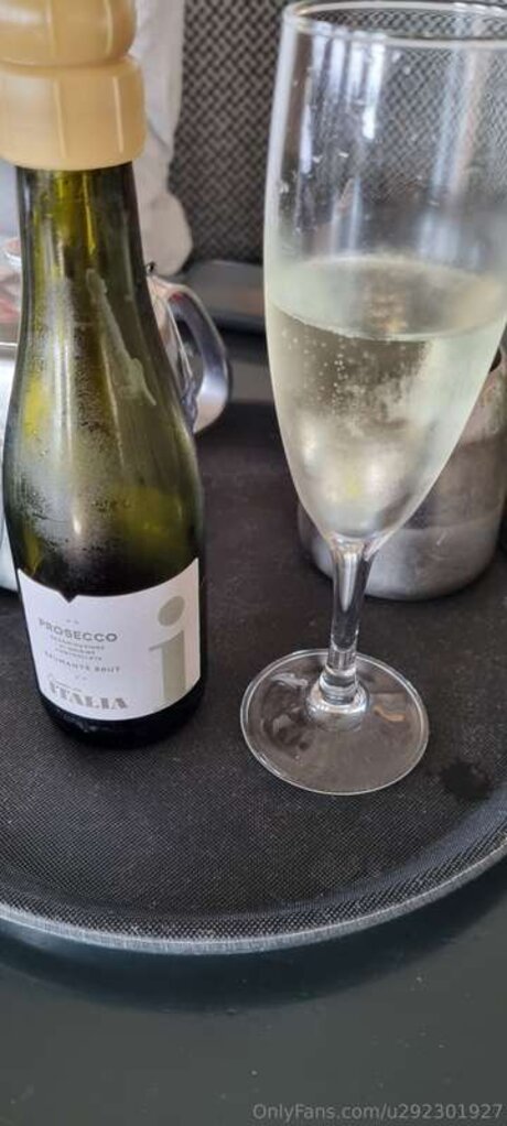 U292301927 pretty actress pics