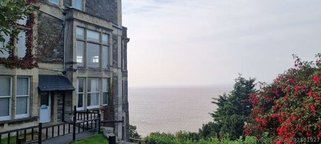 U292301927 free actress photo