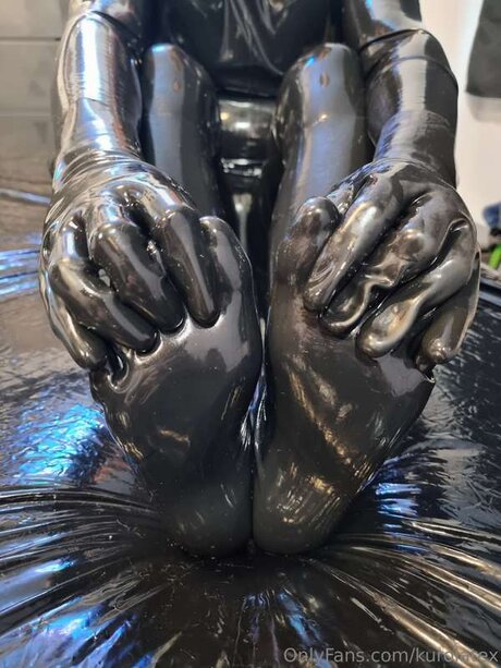 Kurolatex pornstar perfect img