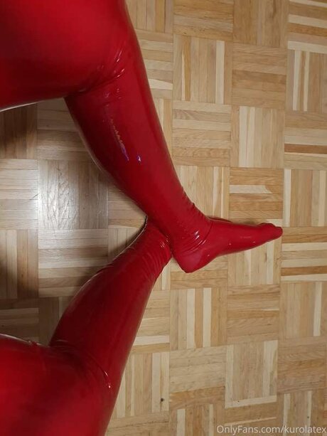 Kurolatex free model picture