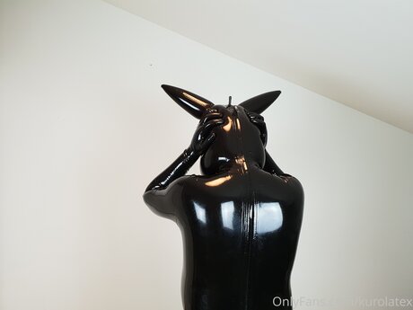 Kurolatex pornographic model photo